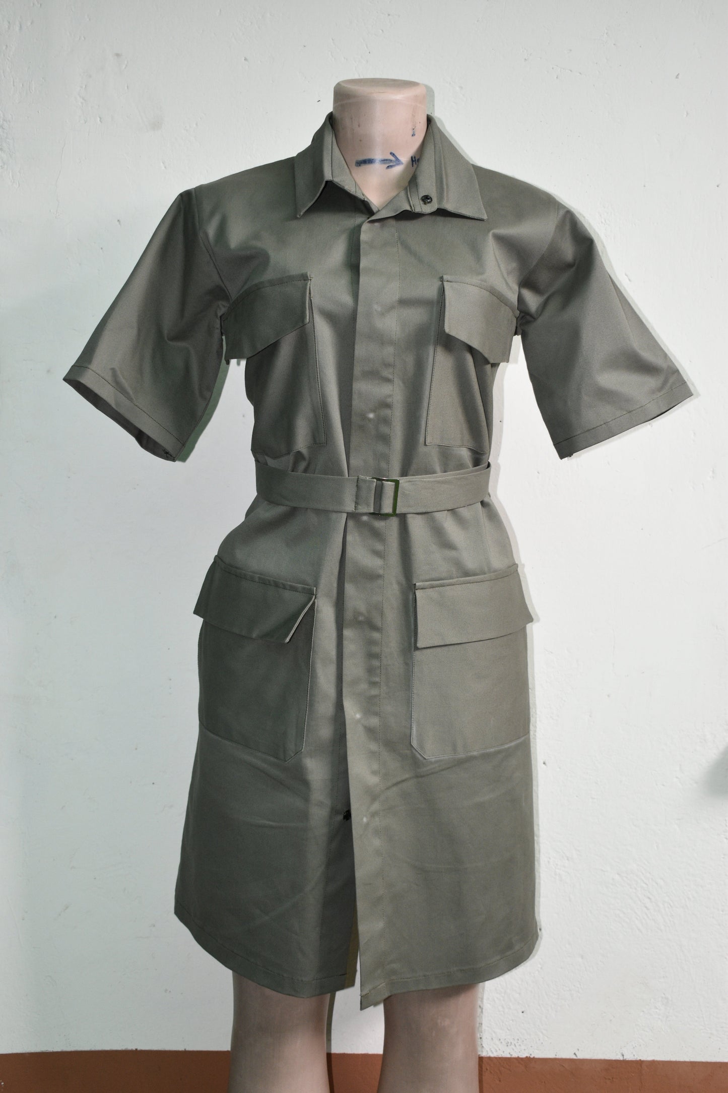 Women's Elegant Knee-Length Cargo Shirt Dress